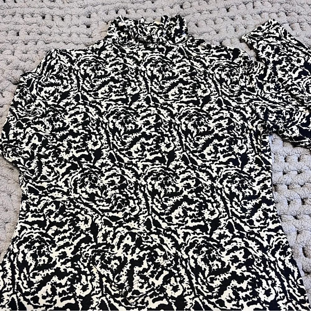 H&M Black and Cream Patterned High Neck Top Size Large
